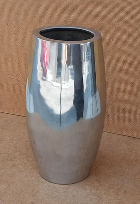 Jarrón aluminio. Ref 14564. 21x8,5x7,5