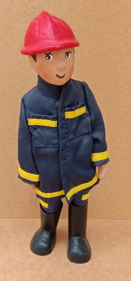 Bombero cartón fallero artesano. Ref 201800562. 33x12x7