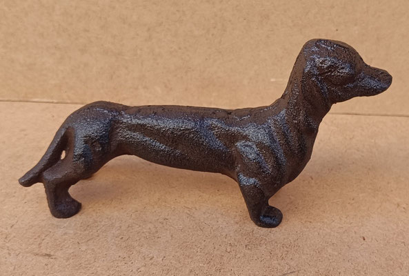 Perro salchicha hierro. Ref 35136. 16,50x4,50x8