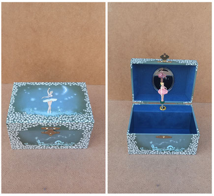 Joyero musical con bailarina giratoria. Ref 2204. 15x11x8,5
