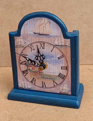 Reloj madera. Ref 6659/002. 15x11x5,5