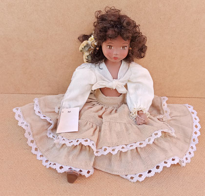 Muñeca de porcelana Fanas Artesanos hecho en España. Ref  10005. 30x10