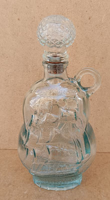 Licorera cristal barco. 28x13x7