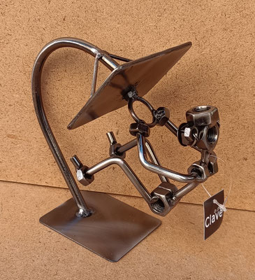 Figura tuercas basket. Ref 28030. 15x20x10