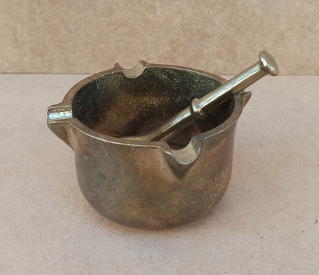 Almirez de bronce. Ref CD13. 5x9