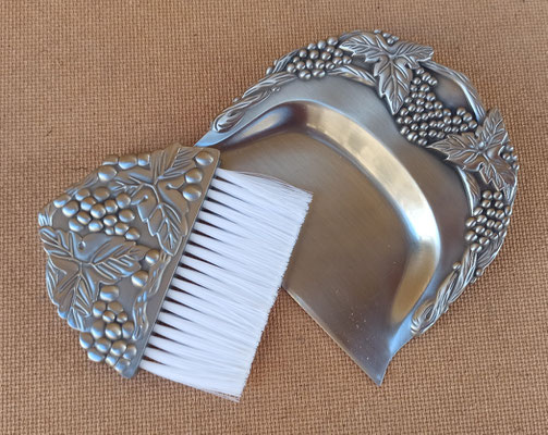 Recogemigas metal. Ref 8218. 13x14