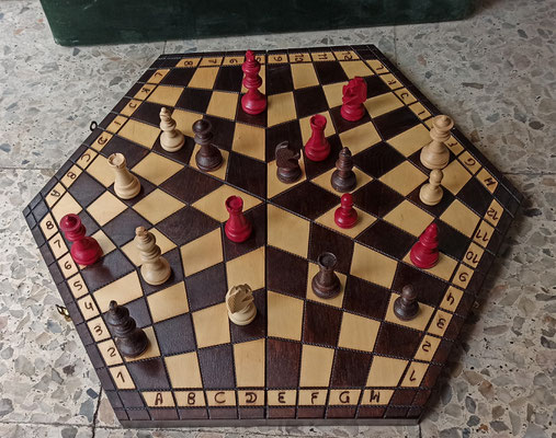Ajedrez de madera 3 jugadores. Ref 40082. 40x35x2