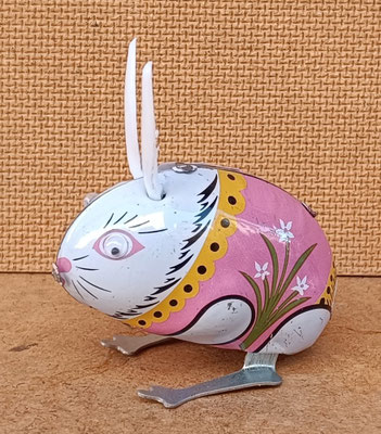 Conejo saltarín. Ref 15613. 6x8x3