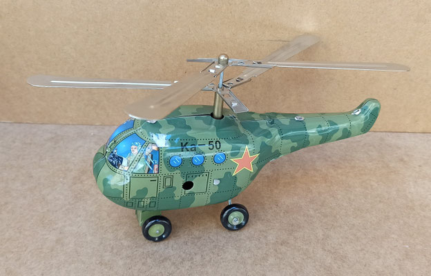 Helicóptero militar. Ref MS465. 17 cms