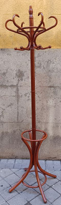 Perchero estilo Thonet avellana. Ref 220. 184x56. 