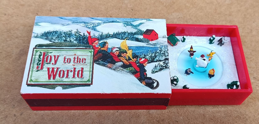 Caja cerillas musical con movimiento "Joy to the world". Ref MR9951. 14x5,5x3 abierta 