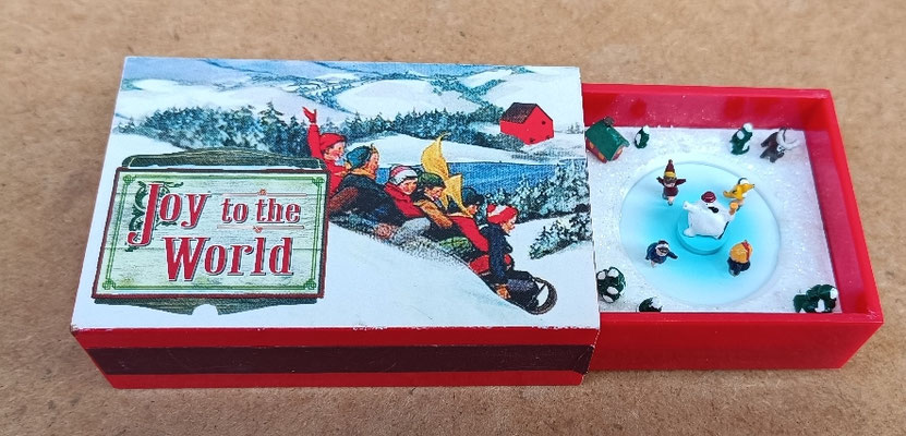 Caja cerillas musical con movimiento "Joy to the world". Ref MR9951. 14x5,5x3 abierta 