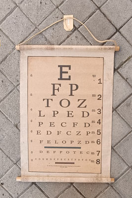 Lienzo pergamino de tela impresa letras óptica. Ref 19948. 55x74