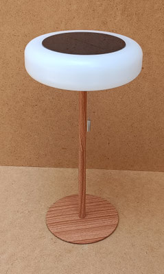 Lámpara de mesa 3 modos de luz. Recargable mediante luz solar y USB. Ref LA36. 32x17