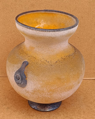 Jarrón vidrio empolvado. 22x20