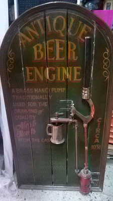 Cuadro cerveza con maquinaria antigua de grifo de cerveza