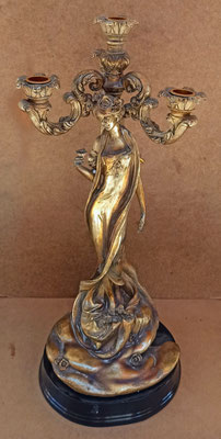  Candelabro resina 4 brazos. Ref 207. 49x25. Pareja disponible.