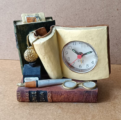Reloj despertador resina col. escritorio. Ref 6615/244. 11x12x7