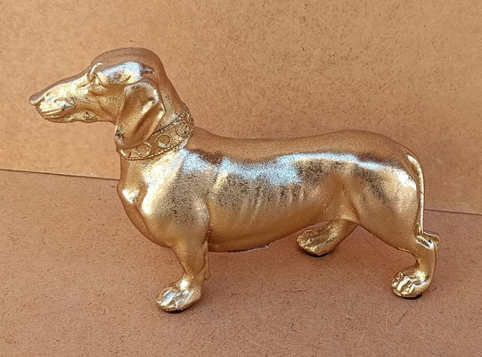 Perro salchicha resina. Ref 12844. 13x22x8