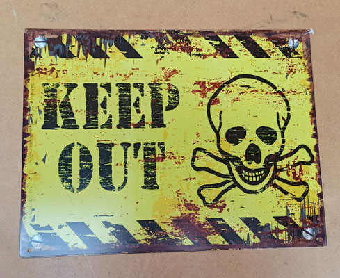 Chapa Keep out. Ref 6Y5122. 33x25