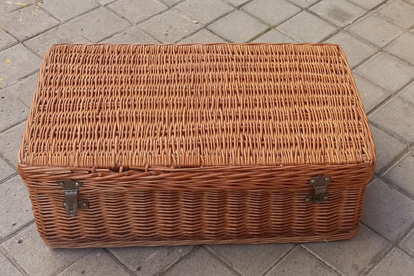 Cesto con tapa. 70x44x28