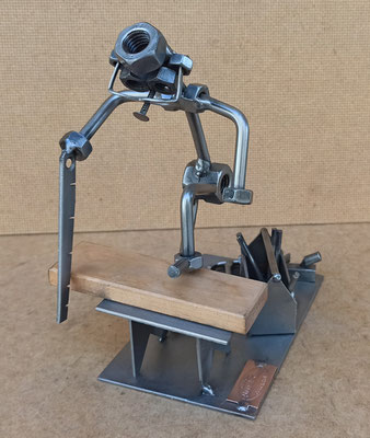 Figura tuercas carpintero. Ref 210. 18x13x8