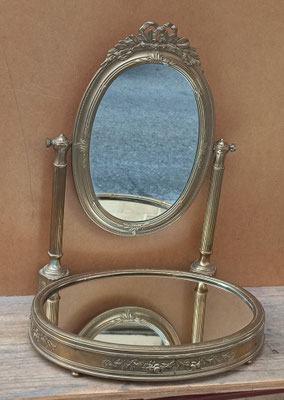 Espejo de mesa bronce. 46x40x34 aprox
