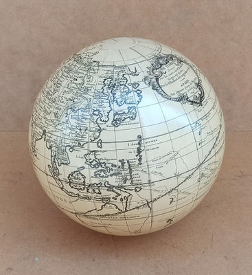 Globo Vaugondy marfil sin soporte. Ref GL312. 18 centímetros de diámetro 