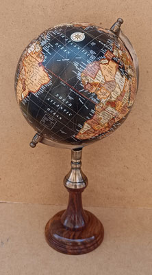 Globo terráqueo base madera y latón. Ref 336039. 40x20