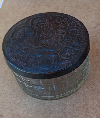 Caja cristal tapa metal. Ref HB1B. 6x9,5