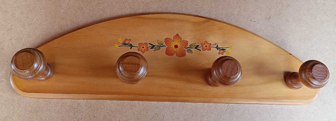 Perchero madera. Ref 8025D. 60x19x12
