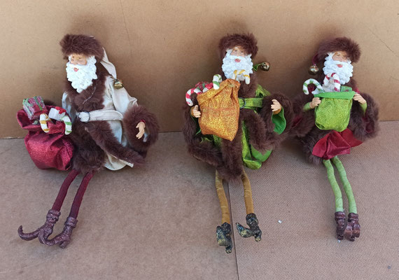 Santas resina articulables. 36x17x8