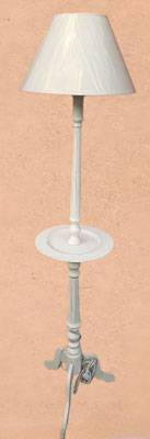 Lámpara madera con mesa auxiliar. Ref 54025.  165x38