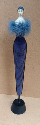 Maniquí resina y terciopelo. Ref 4599. 59x9,5