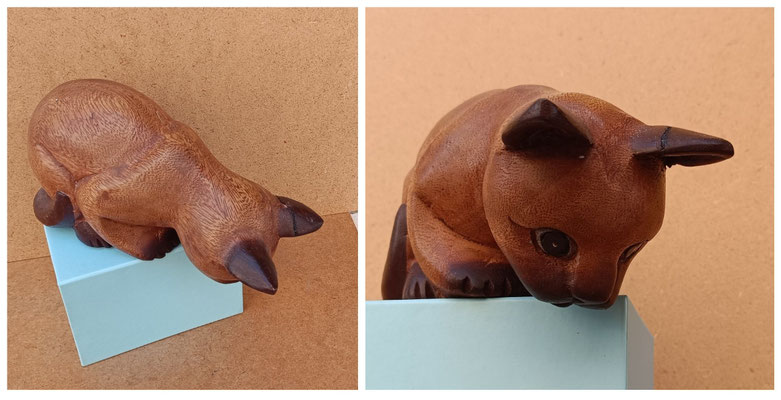 Gato madera teca para estantería. Ref EL0847. 23x9x12