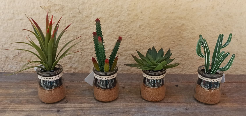 Cactus artificiales en frasco de cristal. Ref 98260. 18x5. Consultar modelos disponibles