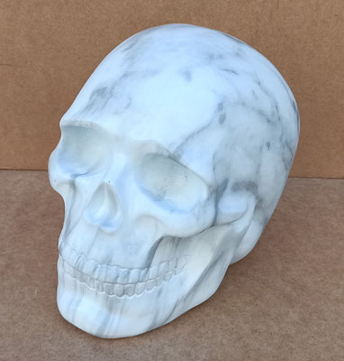 Calavera resina efecto mármol. Ref 11700. 17x11x14