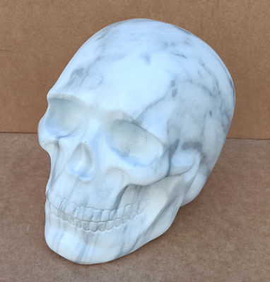 Calavera resina efecto mármol. Ref 11700. 17x11x14