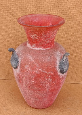 Jarrón vidrio empolvado. 22x13