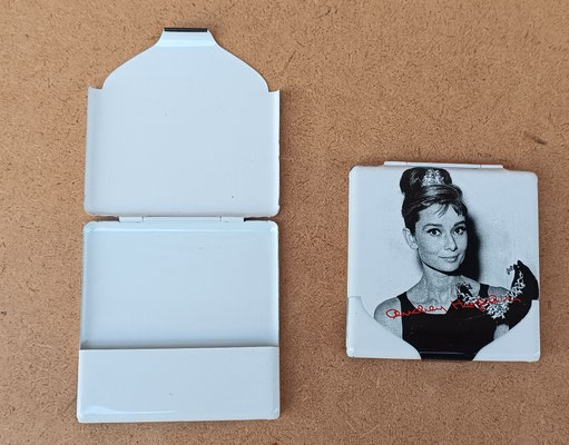 Pitillera Audrey Hepburn. Ref 62500243. 9x9