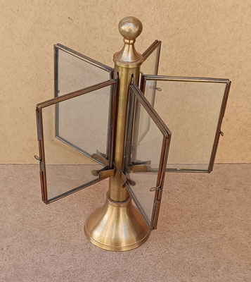 Portafotos giratorio metal y cristal. Ref 24211. 23x19x19. Cristal 8x9