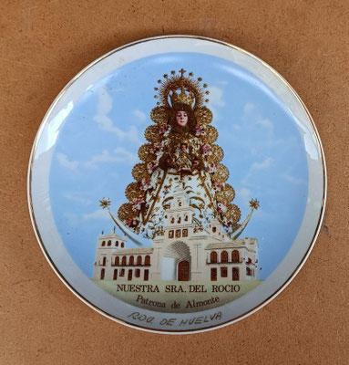 Plato cerámica Nuestra Sra del Rocío (Huelva). 20 cms. 