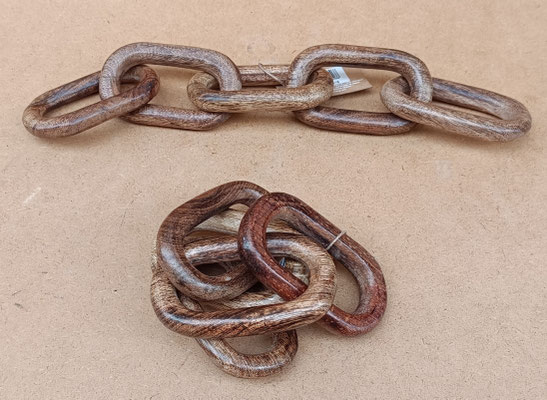 Cadena de madera. Ref 26418. 45x7,5x5