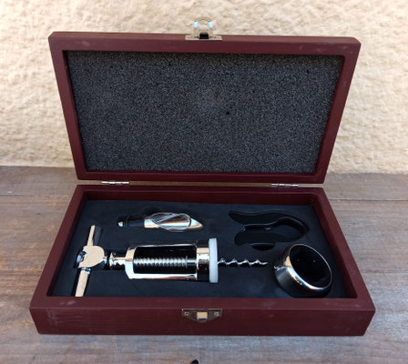 Set  abrebotellas con decantador. Ref 33075231. 24x13x5