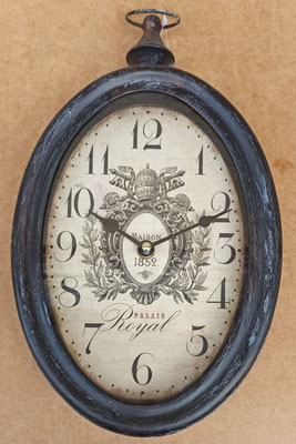 Reloj oval negro. Ref 1209. 20x40
