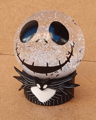 Bola de nieve con murciélagos Pesadilla antes de navidad. Ref BN002. 9x8
