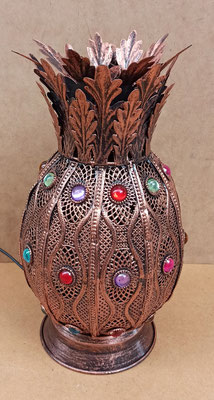 Lámpara piña metal. Ref 20665. 34x22