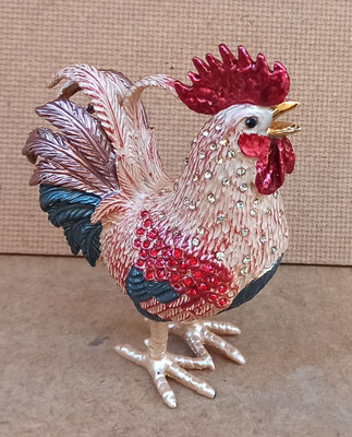 Caja gallo metal esmaltado. Ref 25553. 9x4,5x11,5