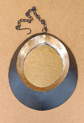 Espejo metal. Ref 12877. 28x22. Cadena 38 cms