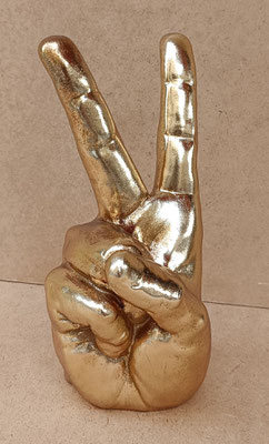 Mano resina. Ref 25100. 22,50x16x11